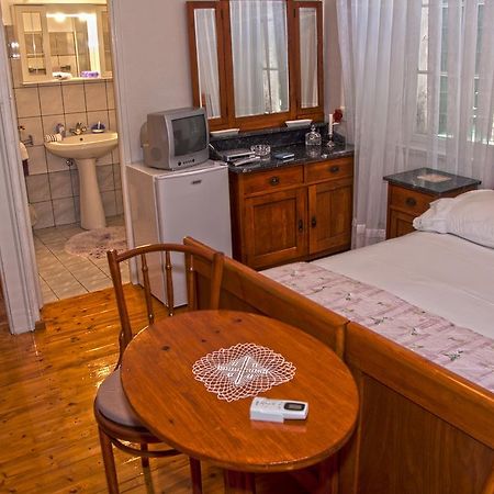 Marina Rooms Komiza Phòng bức ảnh