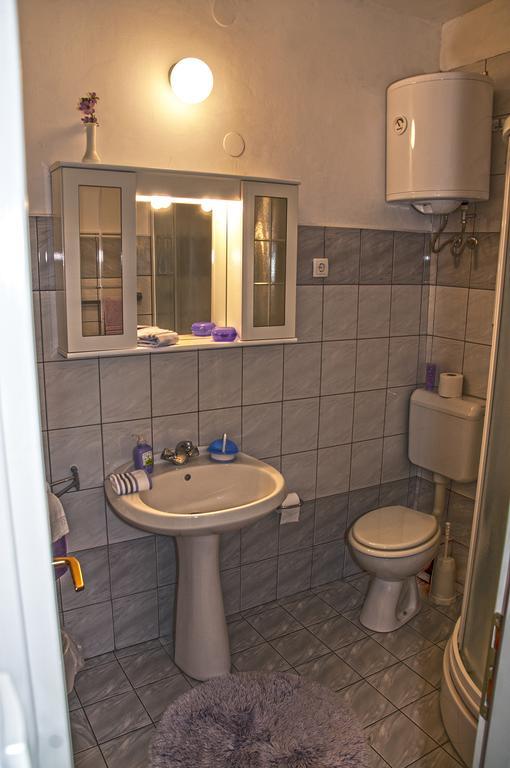 Marina Rooms Komiza Phòng bức ảnh