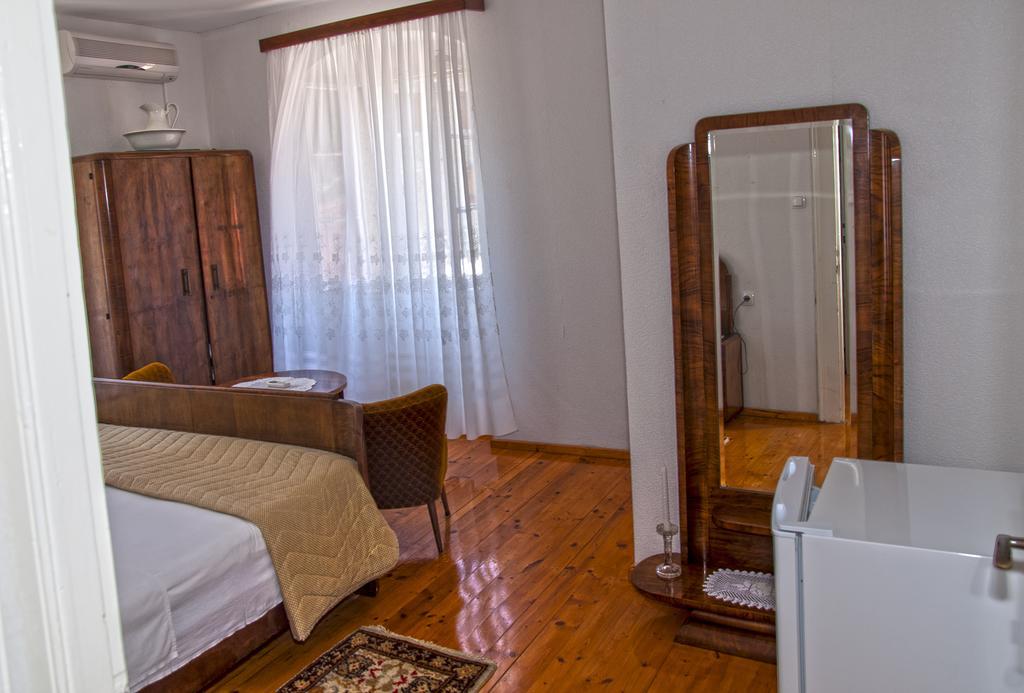 Marina Rooms Komiza Phòng bức ảnh