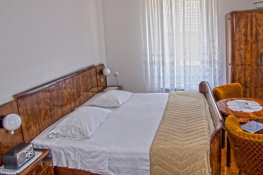 Marina Rooms Komiza Phòng bức ảnh